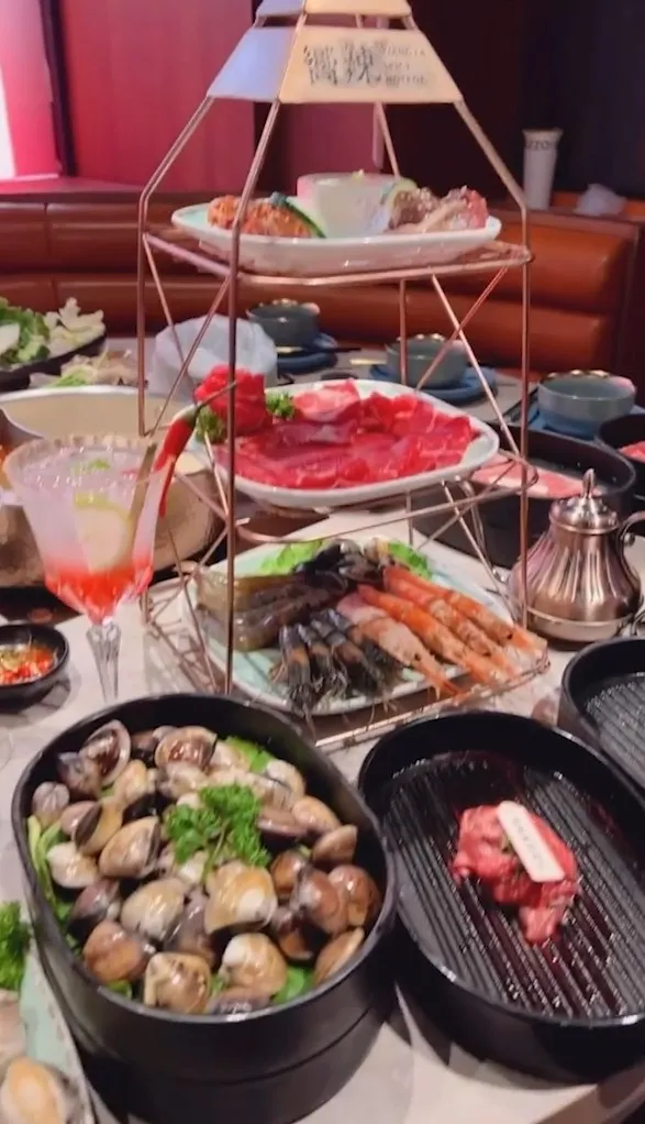 王品集團《嚮辣和牛麻辣鍋》吃到飽。IG@furby_0421 提供