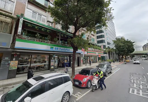 金店面保值再賺租金 北市全家超商單坪成交208萬元