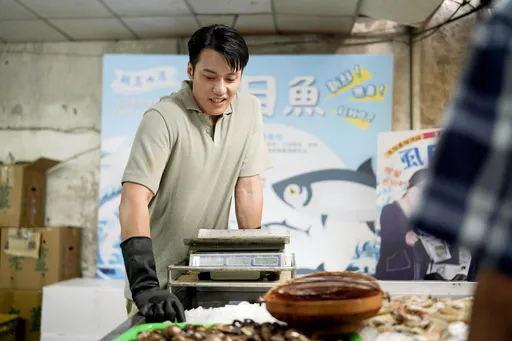 張睿家被虱目魚狂噴超狼狽 民雄拍哭戲拒眼藥水