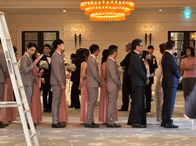 彩排等待入場。趙大智攝