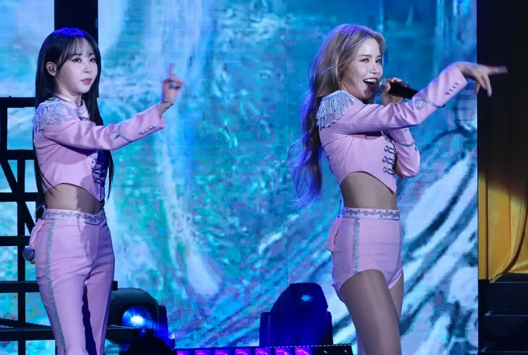 玟星（左）、頌樂特別準備個人曲目。林林攝