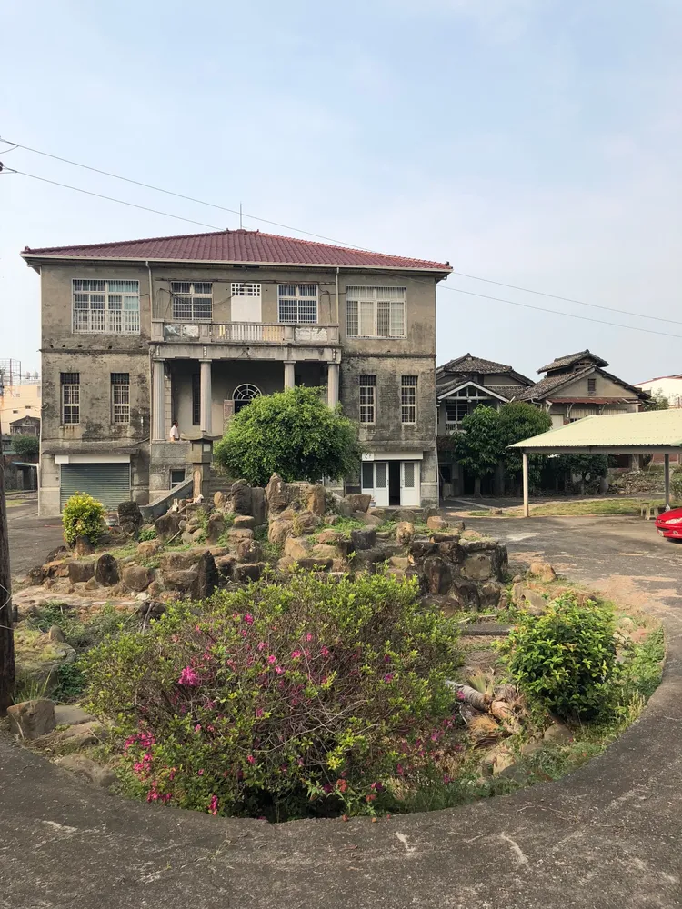 鼎昌號李宅擁有華美庭院。屏縣府提供