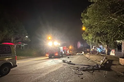 日月潭员工旅游酒驾肇祸　1人抛飞车外！自撞电杆酿2死1伤