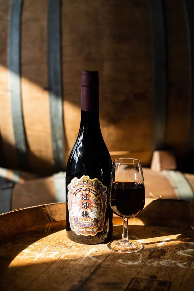 台灣埔桃酒在美雙橡園國慶備受讚賞。高餐大提供