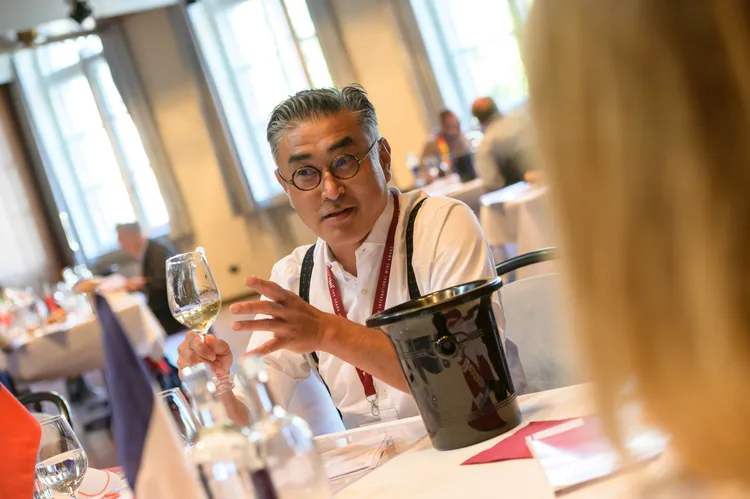 高餐大陳千浩副教授為台灣釀酒投注心力。高餐大提供