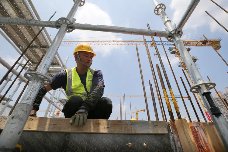 上海一住房工地的工人。新華社