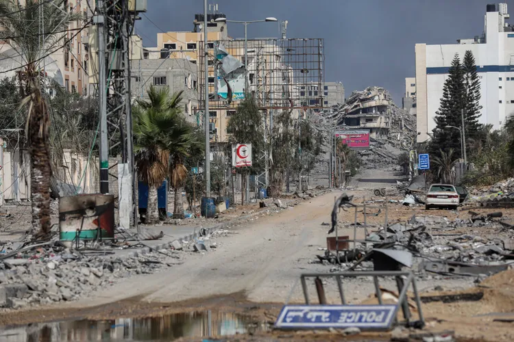 以色列重申，加薩北部和加薩市的避難所並不安全，敦促居民「立即撤離」至加薩南部。美聯社