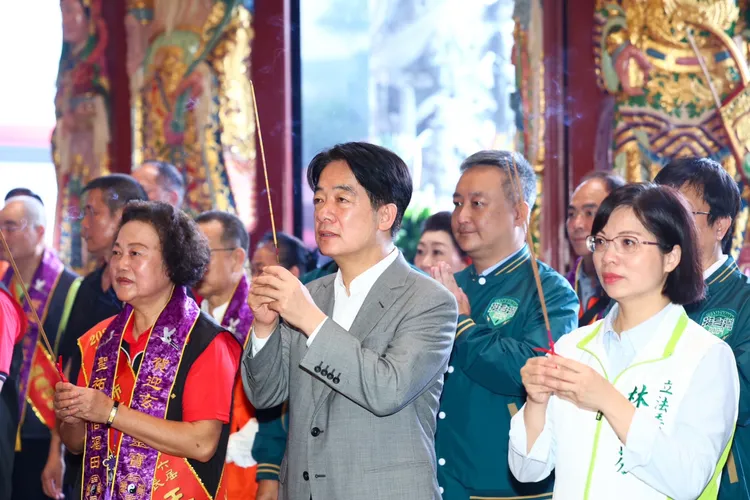 賴清德參香祈福。彭欣偉攝