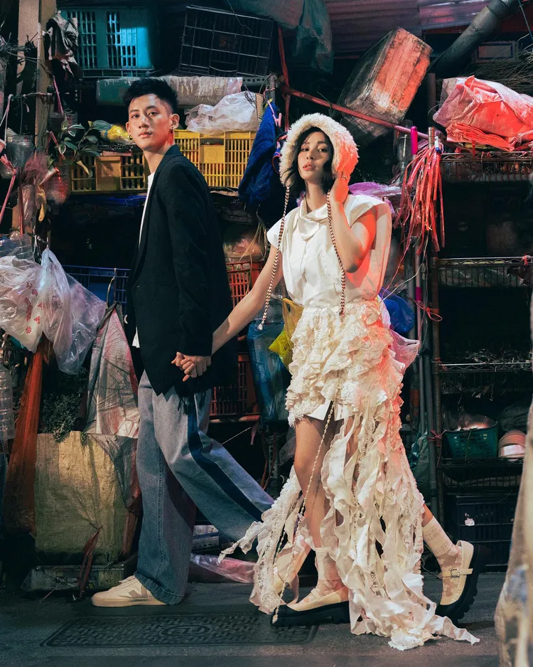 宇珊婚紗照如畫報。翻攝自宇珊臉書