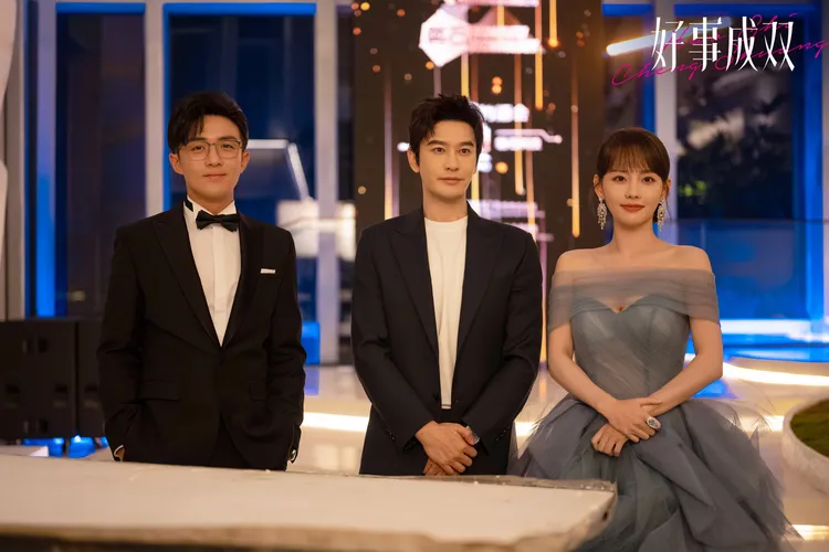 張嘉倪（右起）和黃曉明、李澤鋒主演的《好事成雙》正在播出中。翻攝電視劇好事成雙微博