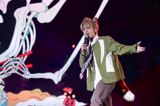 鼓鼓萬聖變身《動物方程式》狐狸尼克 白安和「小手」十指緊扣高歌