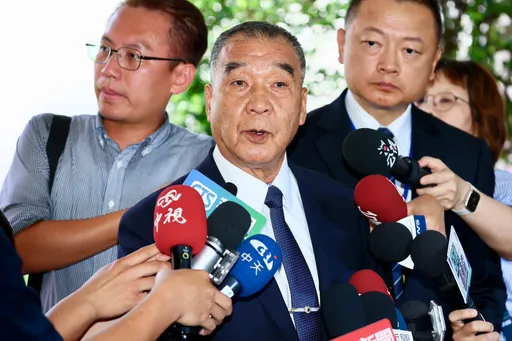 邱國正否認幫馬文君背書! 曝黃曙光沒告知「有人資料送中共大使館」