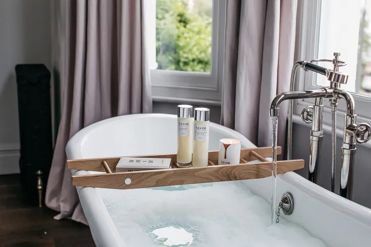 NEOM泡泡浴系列，可與牛奶浴搭配使用。品牌提供