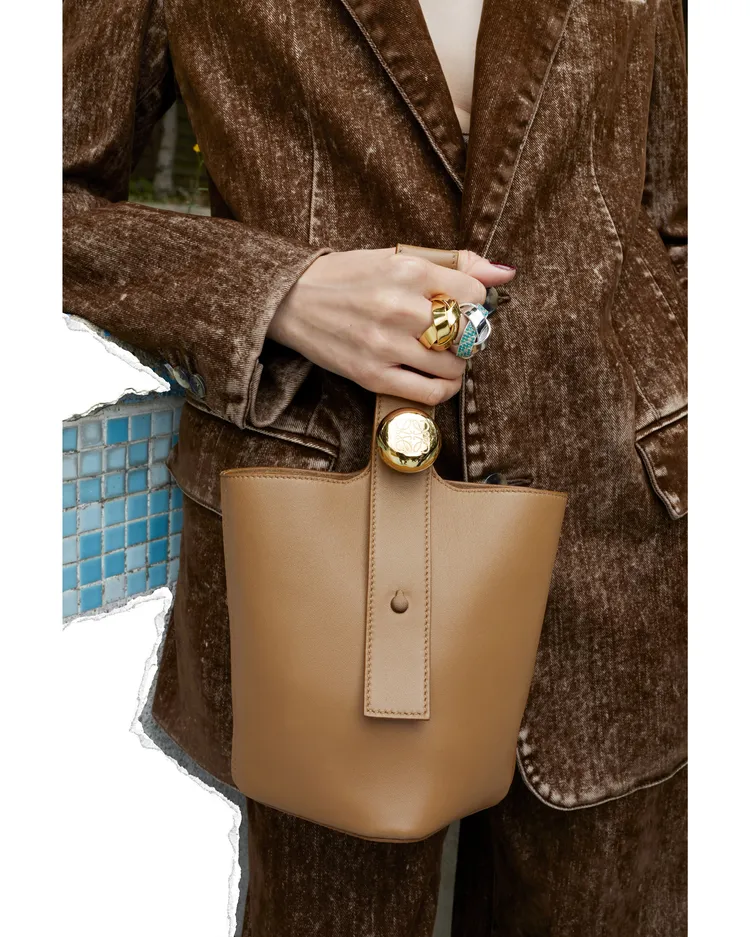 LOEWE 2024早春形象廣告。品牌提供