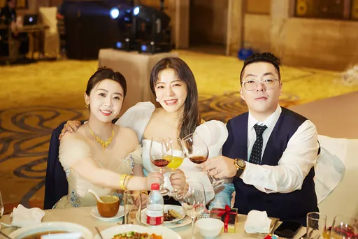 新娘賓客要瘋了! 婚禮歌手竟然是超大咖全民情歌天后