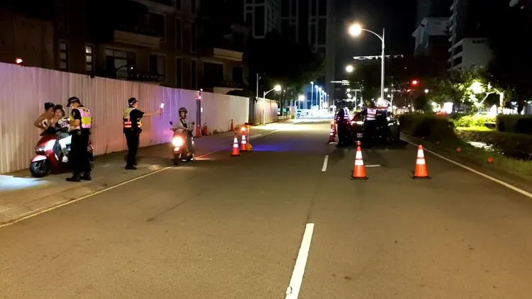 警方加強酒駕取締勤務。桃園警分局提供