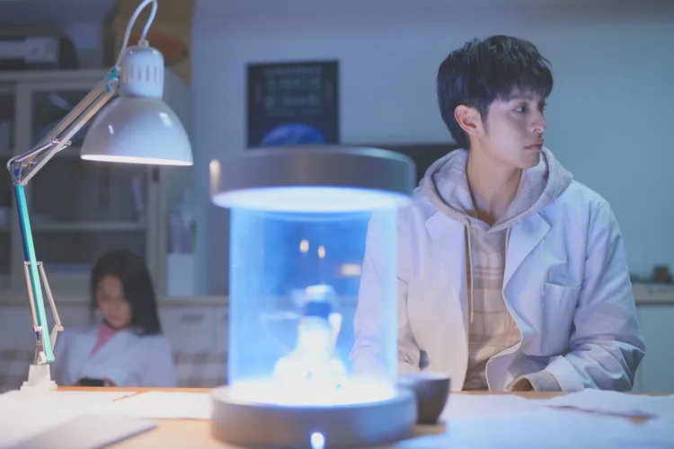 曹佑寧「演技大爆發」一人分飾兩角大受好評。CJ ENM HK提供