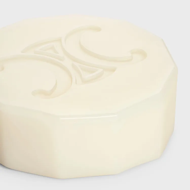 CELINE全新香氛皂套裝，100g*3／3600元。品牌提供