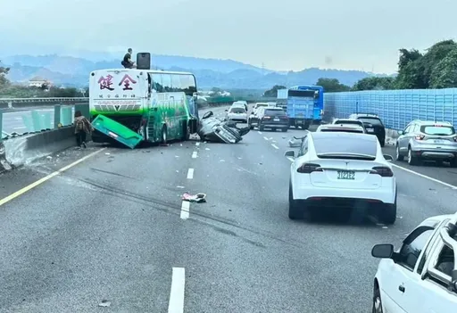 竹科廠員旅4死18傷!遊覽車出自「健全通運」11年車 監理所將全面查核