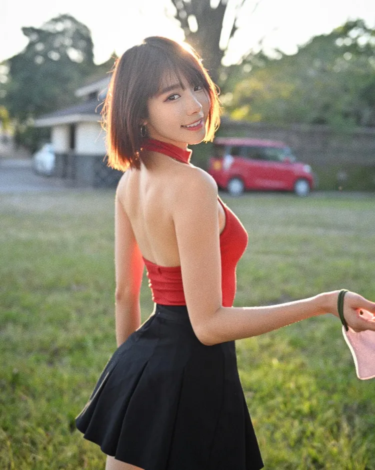 林明禎被封為「真人版娜美」，外貌甜美身材火辣。翻攝林明禎臉書