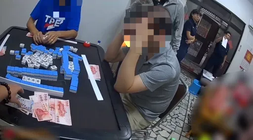 國慶連假賭場加開場次 出門補物資慘了!蘆洲警突擊逮15人送辦