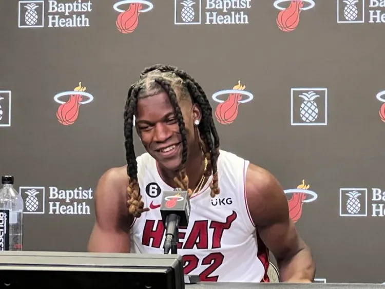 巴特勒去年的髮型也很驚人。  翻攝Complex Sports twitter