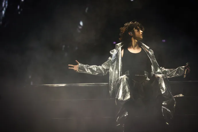 蔡徐坤賣力演出。翻攝蔡徐坤工作室微博