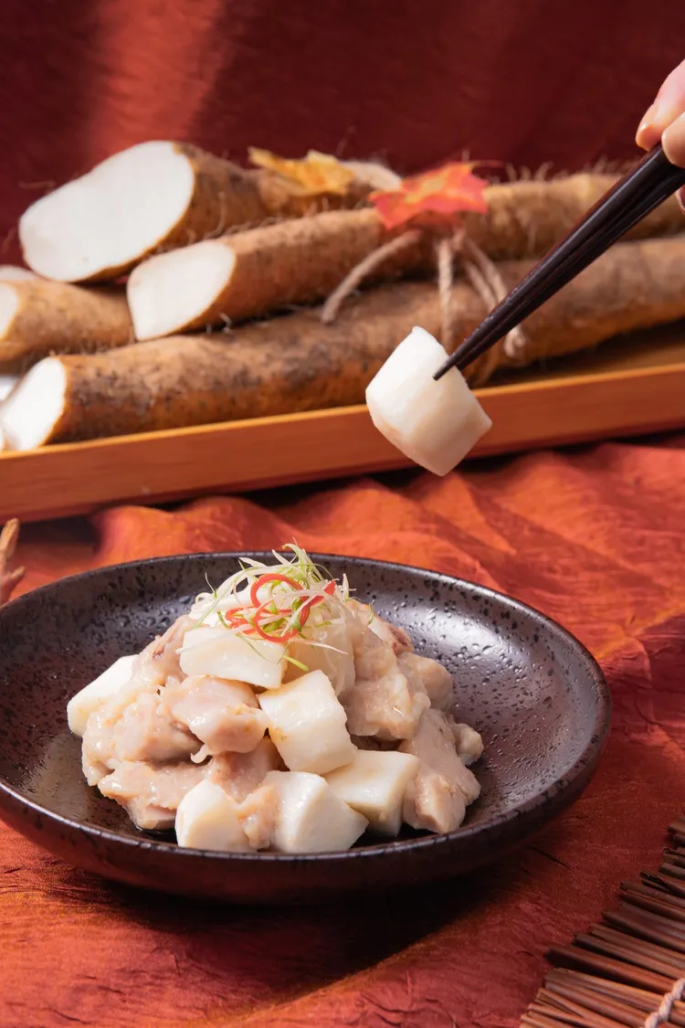 展現新北山藥最純粹風味與本質的「山藥蒸小排」。業者提供