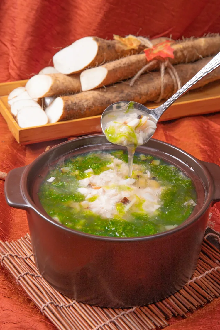 集結了東北角山珍海味的「山藥翡翠羹」，完美詮釋出迷人的山林海味。業者提供