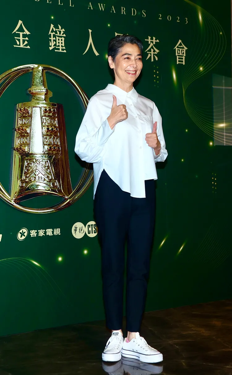 賴佩霞穿緊身褲露出鉛筆腿。彭欣偉攝