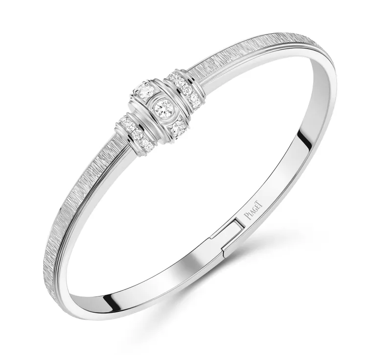 PIAGET Possession系列18K白金宮廷式雕刻飾紋鑽石手鐲，67萬5000元。品牌提供