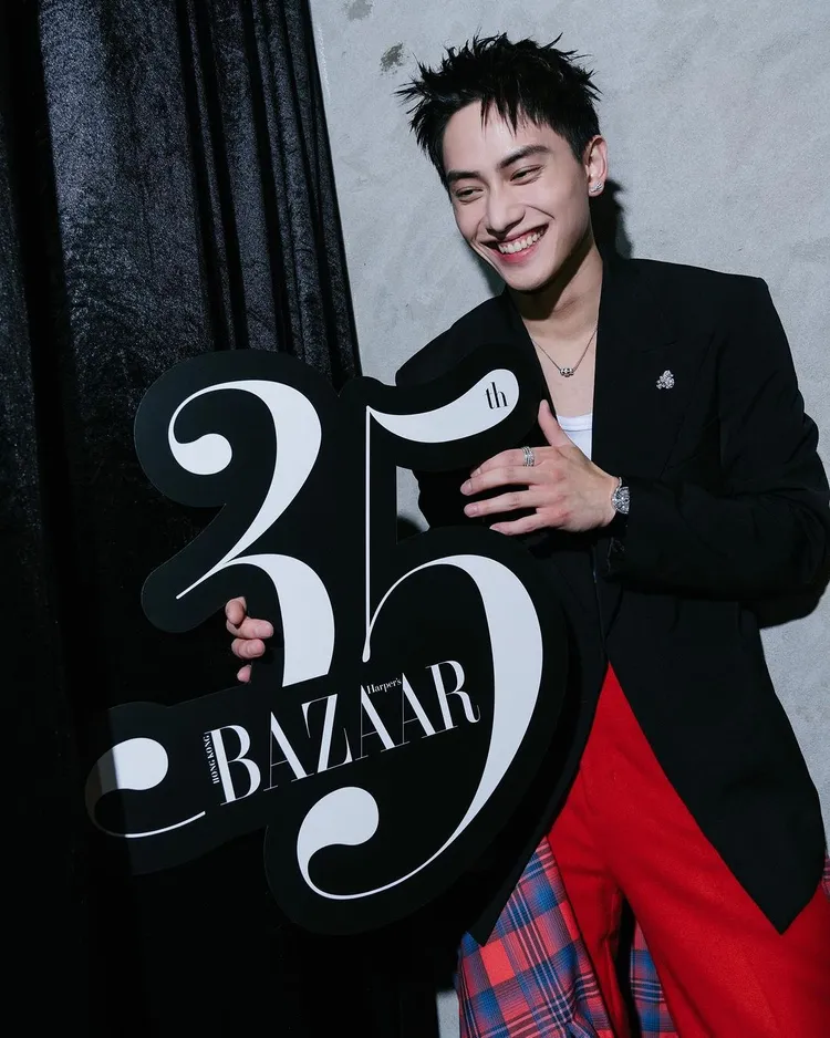 范少勳現身《Harper’s BAZAAR》香港版35周年慶祝活動，被粉絲讚「笑得甜瘋」。翻攝范少勳IG