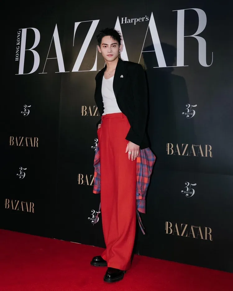 這張照片他被稱腿有180公分長。翻攝范少勳IG