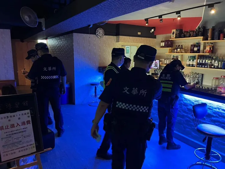 臨檢。新竹市警局提供