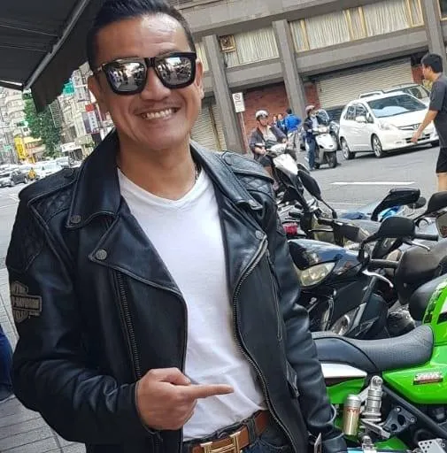 熱愛騎重機的藝人陳為民，為重機族群發聲。翻攝陳為民臉書