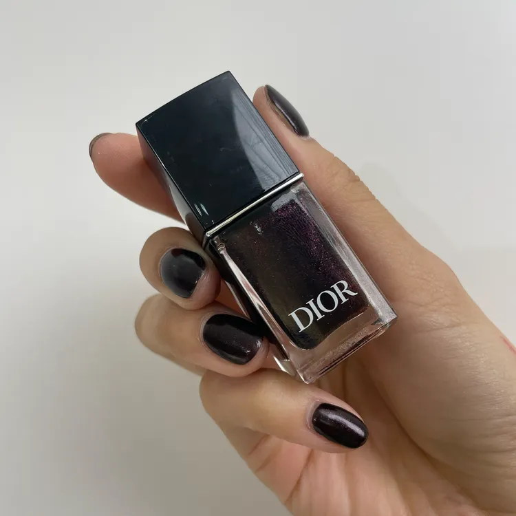 亮彩指甲油#900。張家玲攝