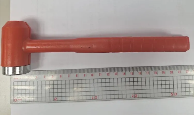 小榔頭凶器。翻攝畫面