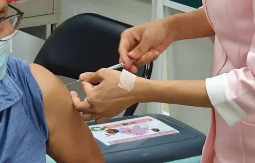 全民开打XBB.1.5疫苗延后　改到10/11上班日