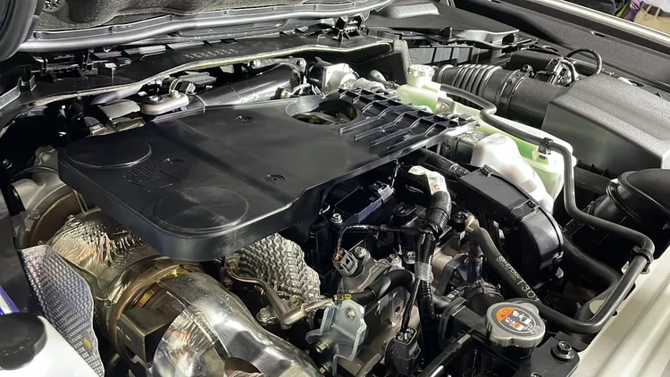 3.3L 縱置直列六缸渦輪增壓引擎則是搭配 M Hybrid Boost 48V 輕油電系統，能輸出284匹最大馬力。林浩昇攝