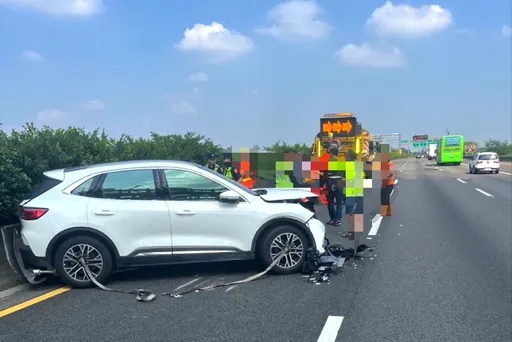 國道緩撞車足歹命！2小時被擊落2台　警籲勿過度信賴輔助自駕