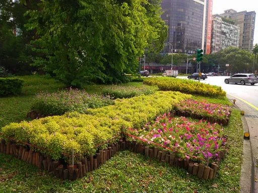 花草繽紛與國同慶!北市仁愛圓環雙十造景 想打卡注意交安