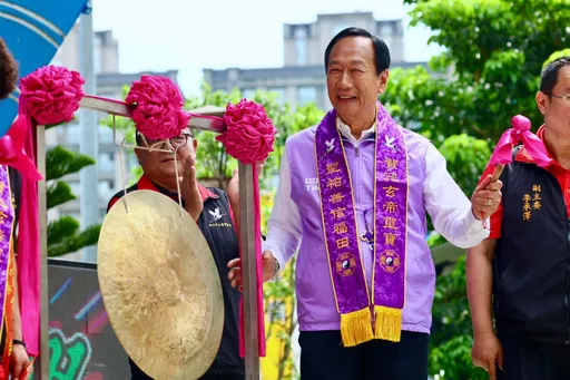 參選門票到手！郭台銘創「郭爸爸希望基金」助圓夢　連署破百萬將捐1億元