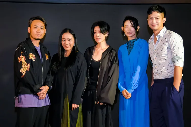 楊大正（左起）、高慧君、陳珊妮、吳奕蓉和鄒承恩出席《我願意》入圍慶功宴。絡思本娛樂製作提供