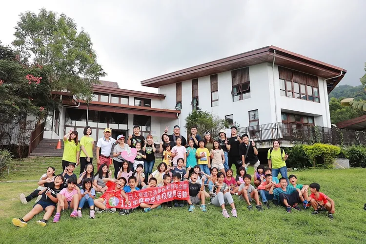清景麟建築團隊透過旗下教育基金會，長期落實偏鄉教育照顧。清景麟提供
