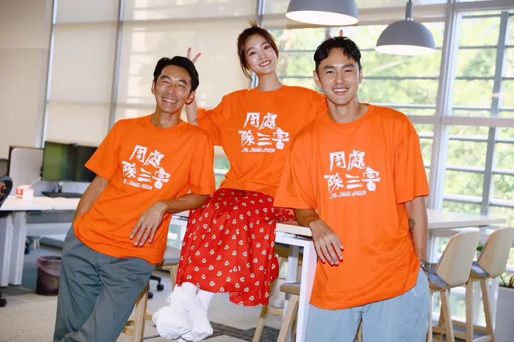 阮經天（右）靠李李仁（左）和王淨走出角色。彭欣偉攝