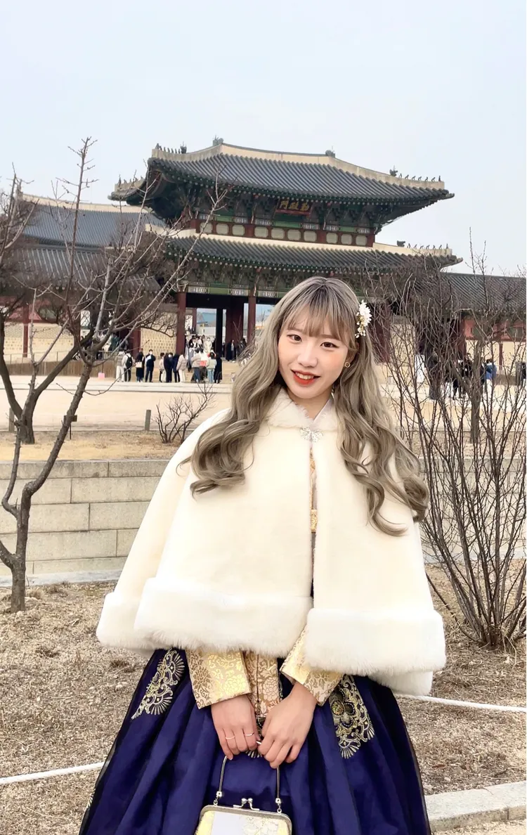 從韓國當交換學生回來的摟卡LOKA，愛好美食與旅行。