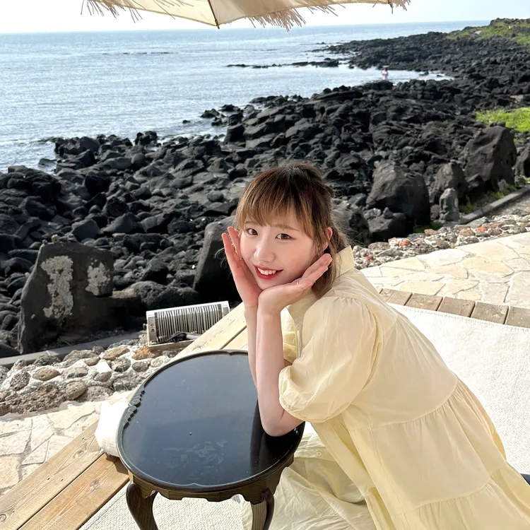 摟卡LOKA才21歲，卻已嚐過許多奇特美食，例如巧克力烏龍麵！
