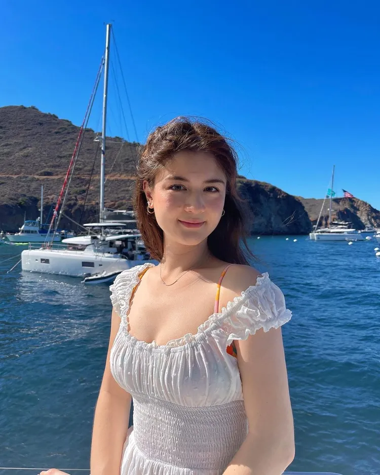 現年21歲的台法混血兒杜若薇。賴清德競辦提供