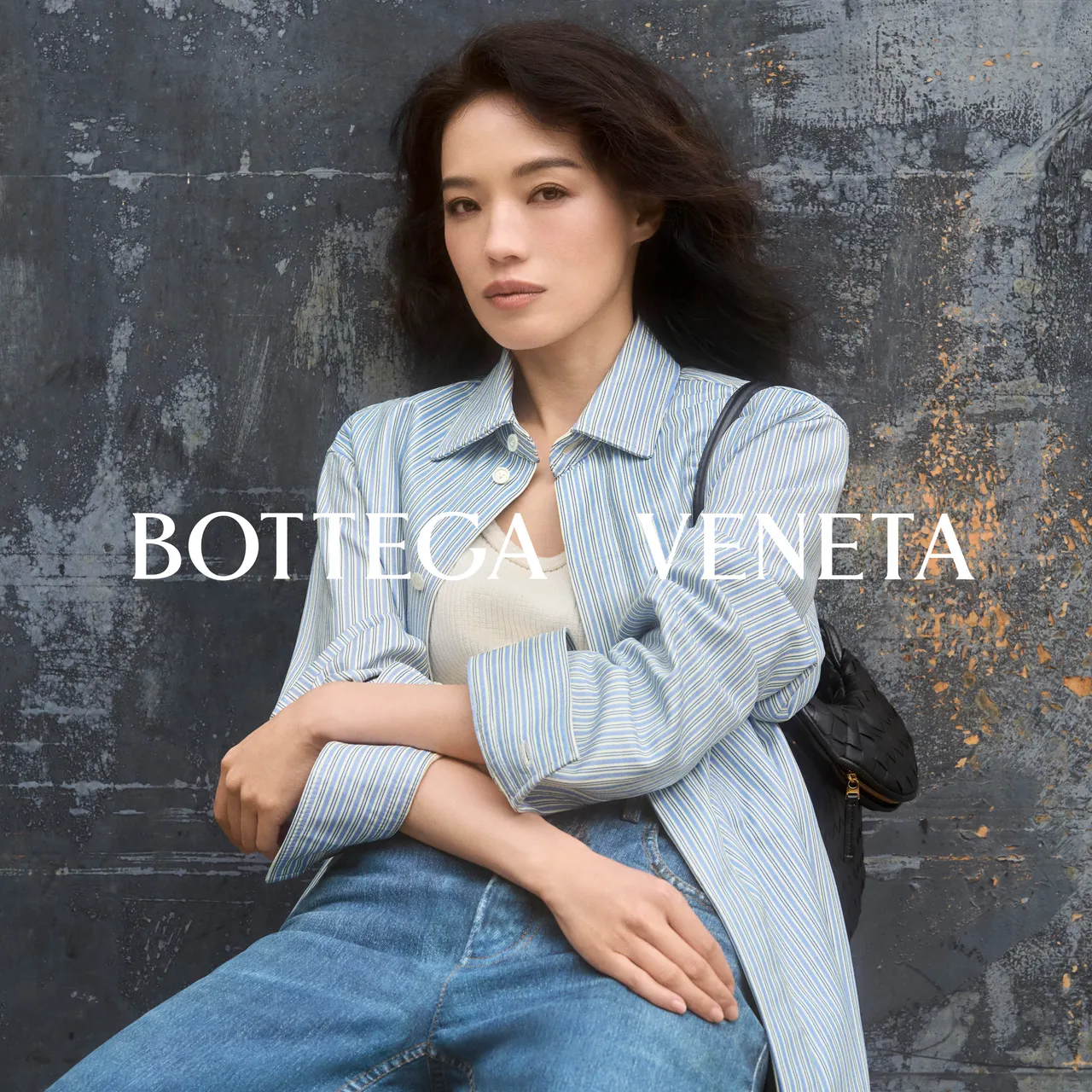 舒淇成为BOTTEGA VENETA全球品牌大使。品牌提供