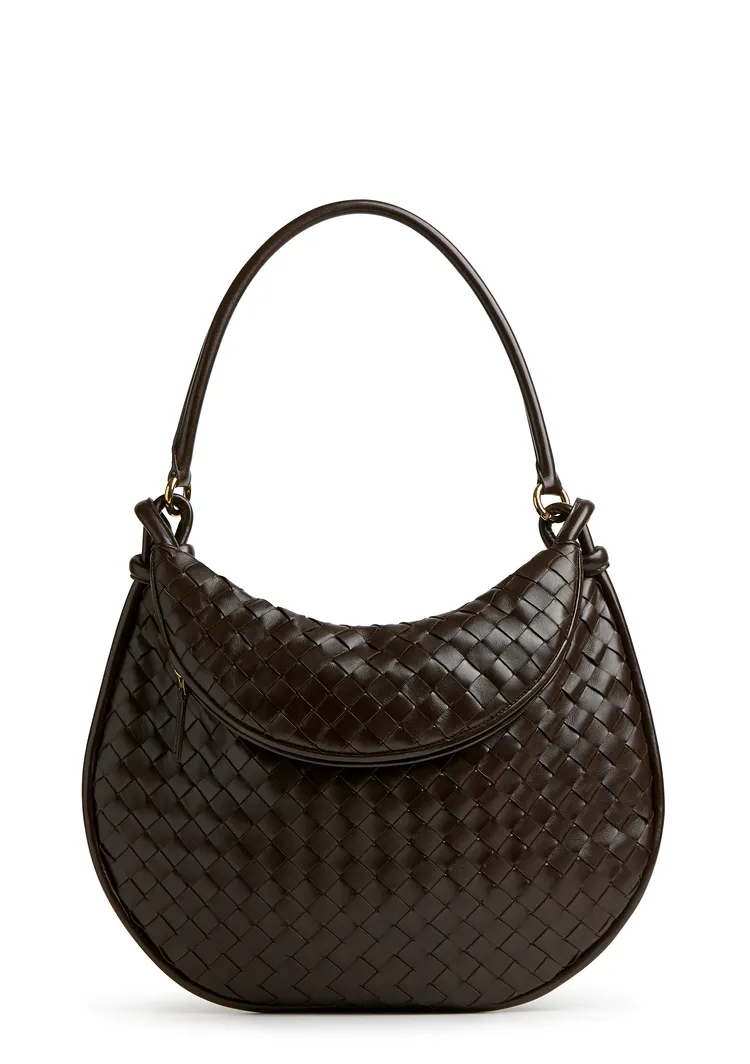 Gemelli編織皮革肩背包，15萬5000元。品牌提供